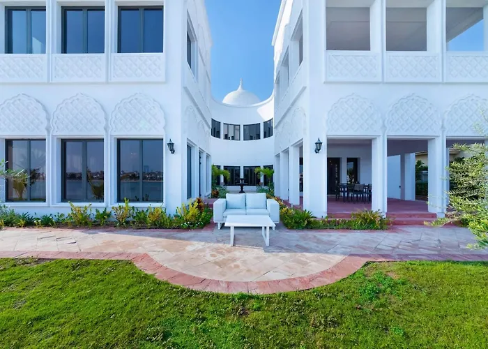 Frond K, Beachfront Villa, Palm Jumeirah - Mint Stay