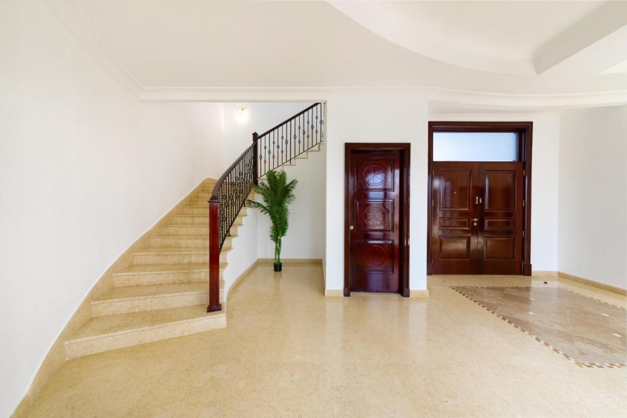 Frond K, Beachfront Villa, Palm Jumeirah - Mint Villa