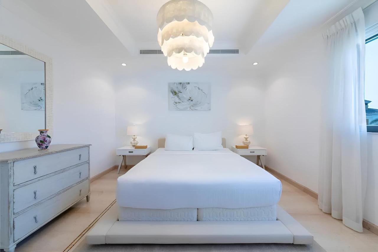 Frond K, Beachfront Villa, Palm Jumeirah - Mint Villa *