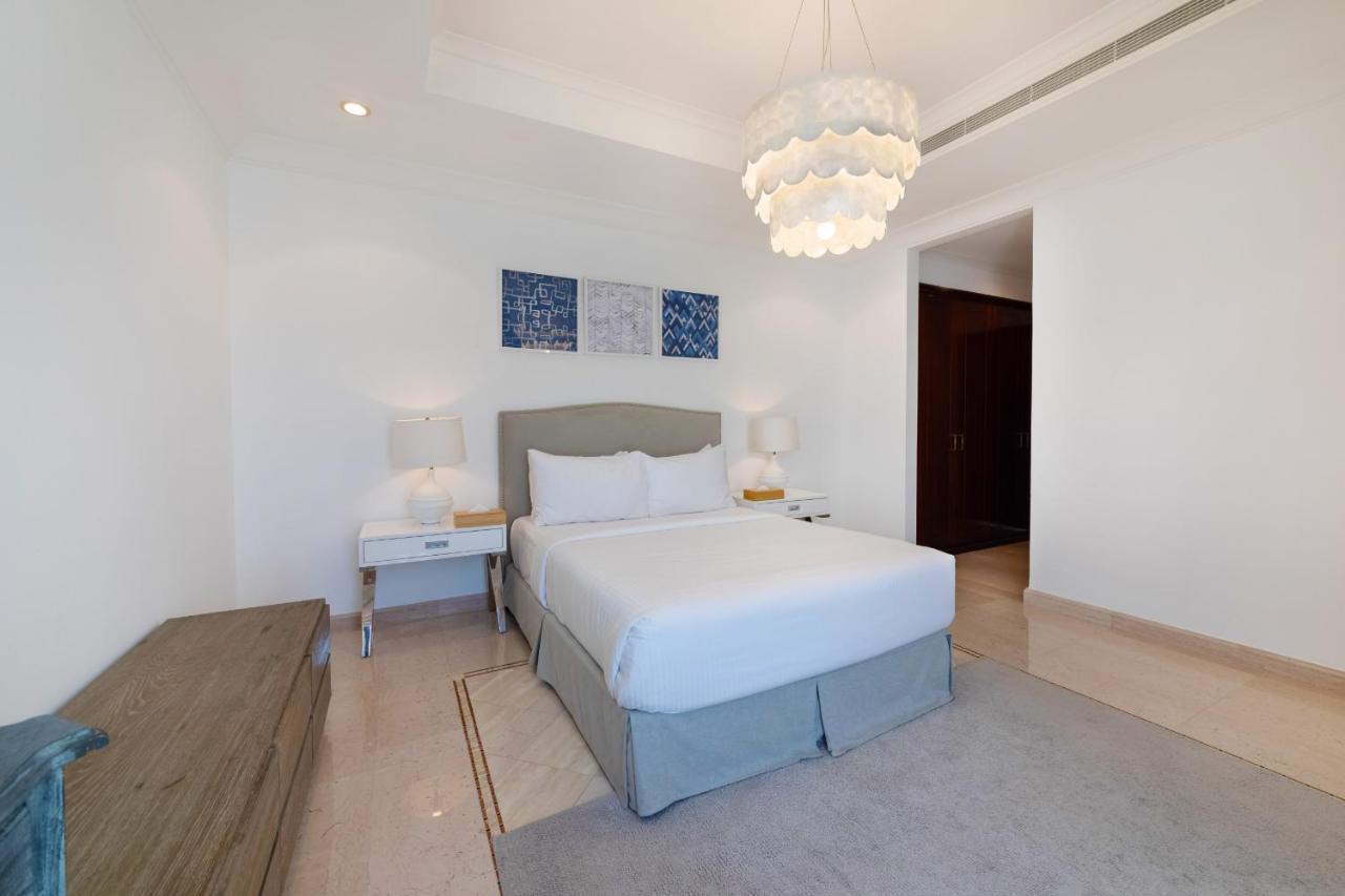 Frond K, Beachfront Villa, Palm Jumeirah - Mint * Dubai
