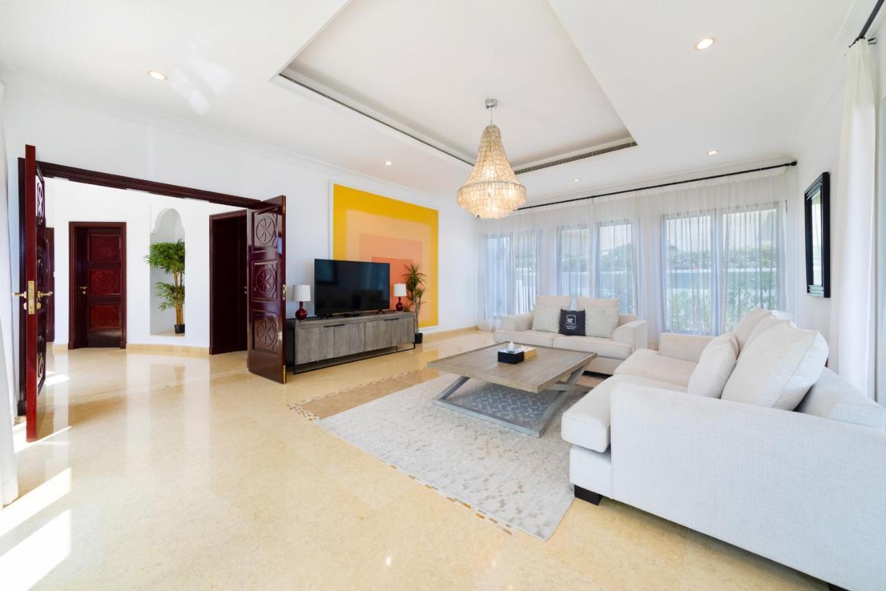 Frond K, Beachfront Villa, Palm Jumeirah - Mint Dubai