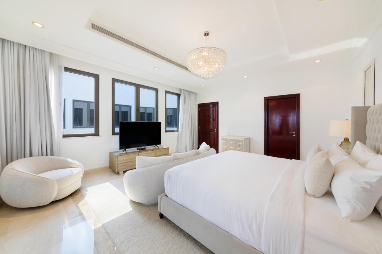 Villa Frond K, Beachfront Villa, Palm Jumeirah - Mint Dubai