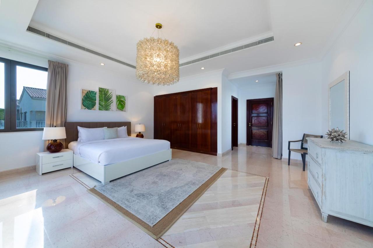 Frond K, Beachfront Villa, Palm Jumeirah - Mint * Dubai