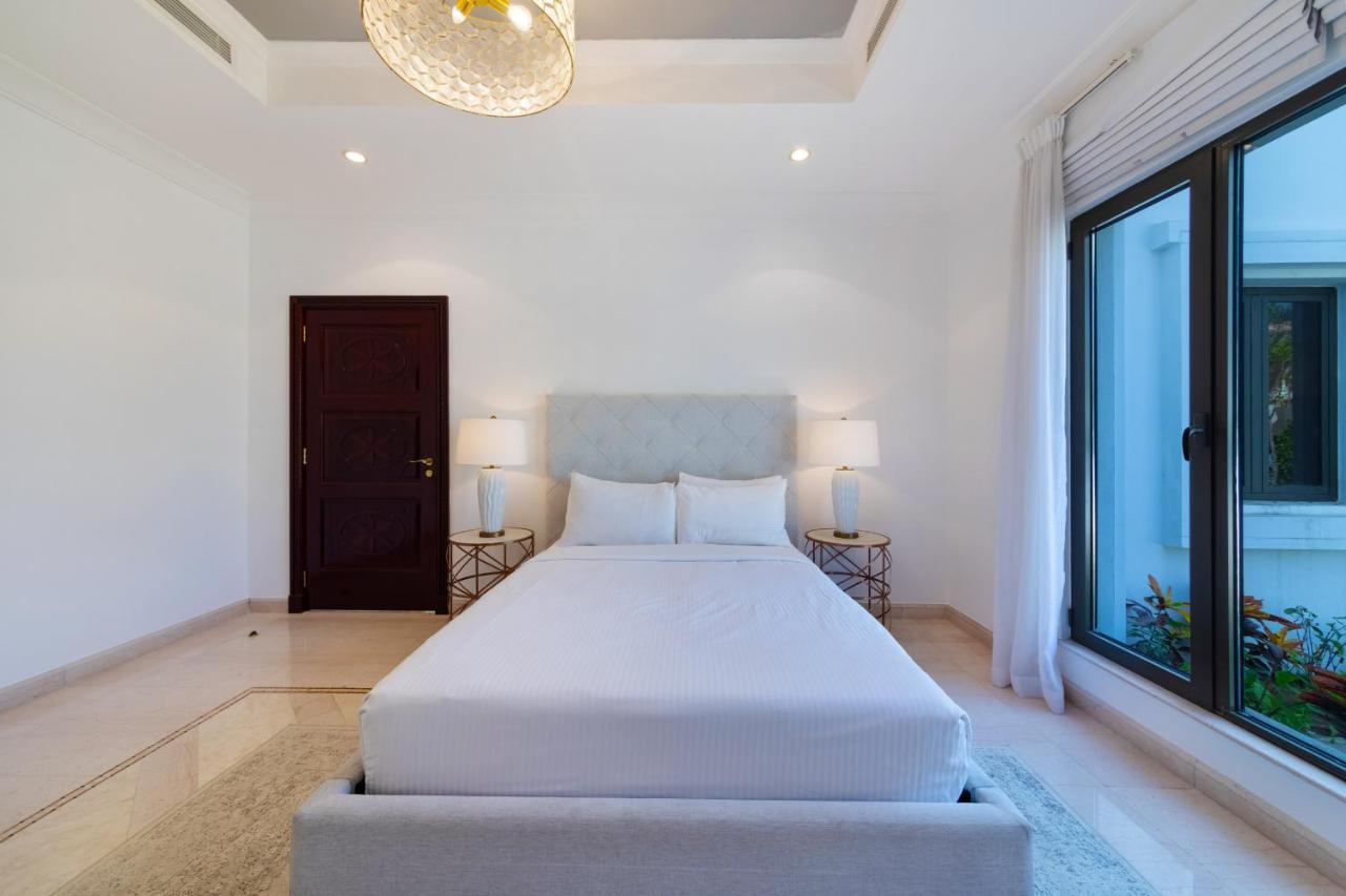 Frond K, Beachfront Villa, Palm Jumeirah - Mint
