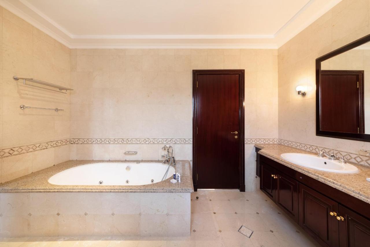 Frond K, Beachfront Villa, Palm Jumeirah - Mint Villa