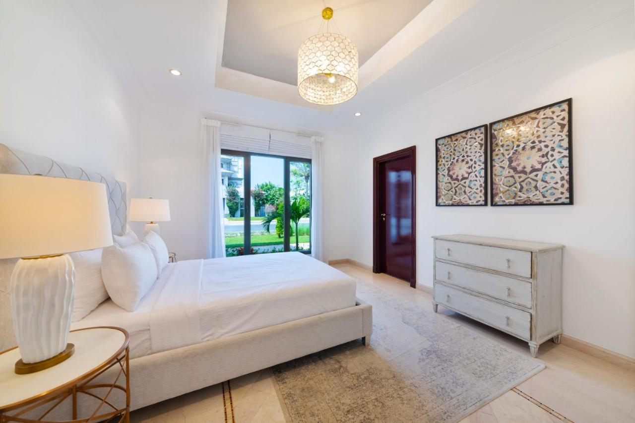 Frond K, Beachfront Villa, Palm Jumeirah - Mint Villa