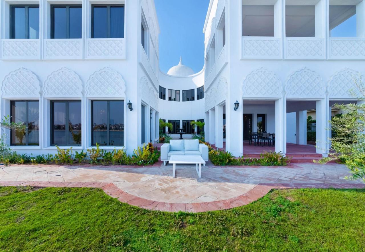 Frond K, Beachfront Villa, Palm Jumeirah - Mint * Dubai