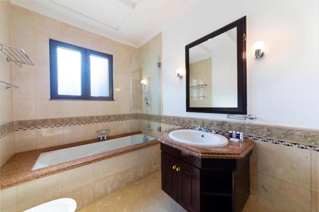 Villa Frond K, Beachfront Villa, Palm Jumeirah - Mint Dubai