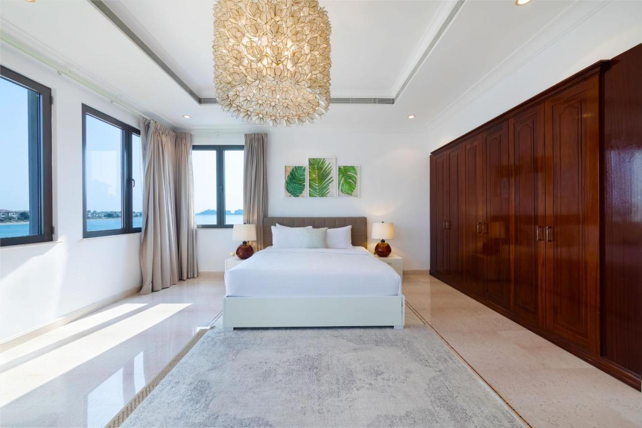 Frond K, Beachfront Villa, Palm Jumeirah - Mint * Dubai