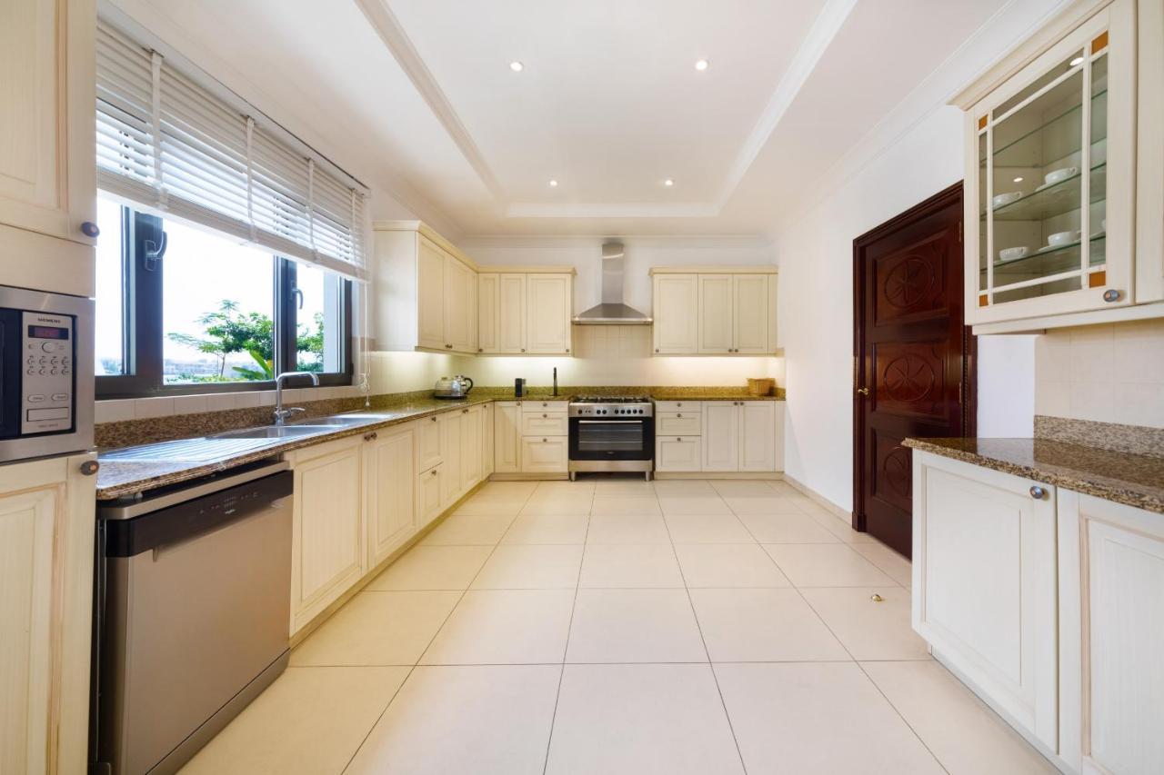 Villa Frond K, Beachfront Villa, Palm Jumeirah - Mint